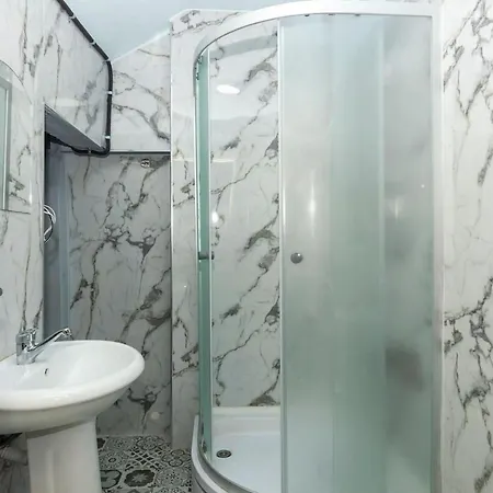 Historic Detached House In Balat Near Golden Horn *