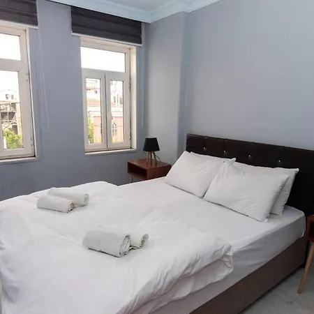 Historic Detached House In Balat Near Golden Horn